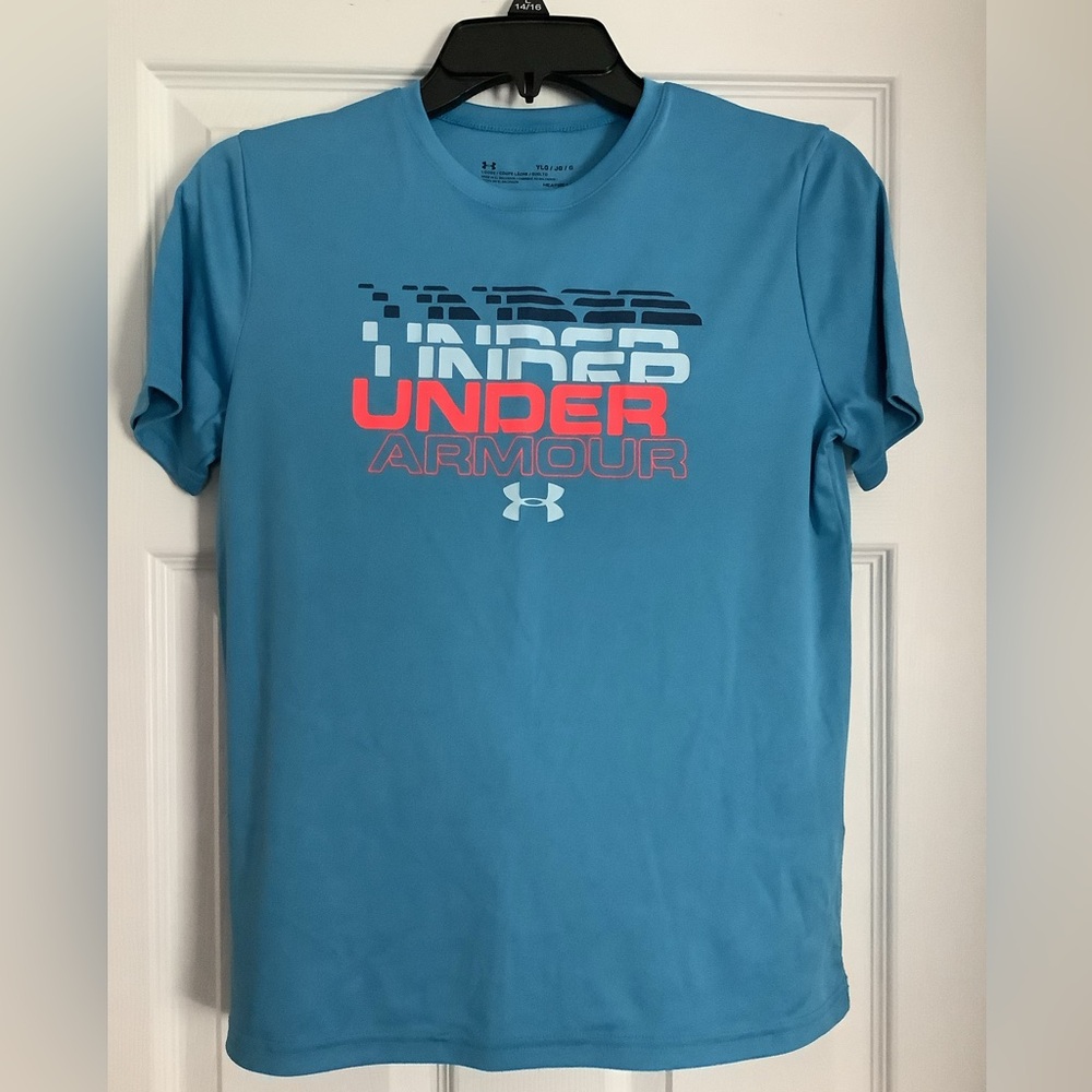 Big boys Under Armour t-shirt